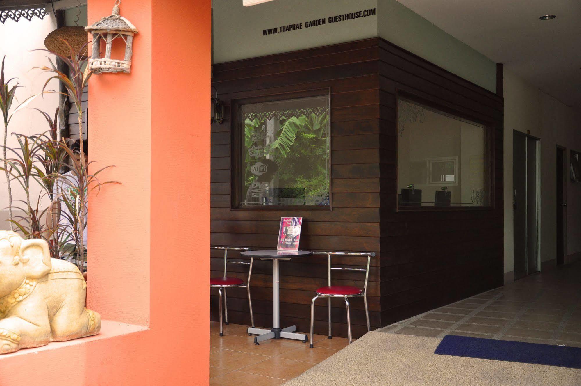 Thaphae Garden Guesthouse Чиангмай Екстериор снимка
