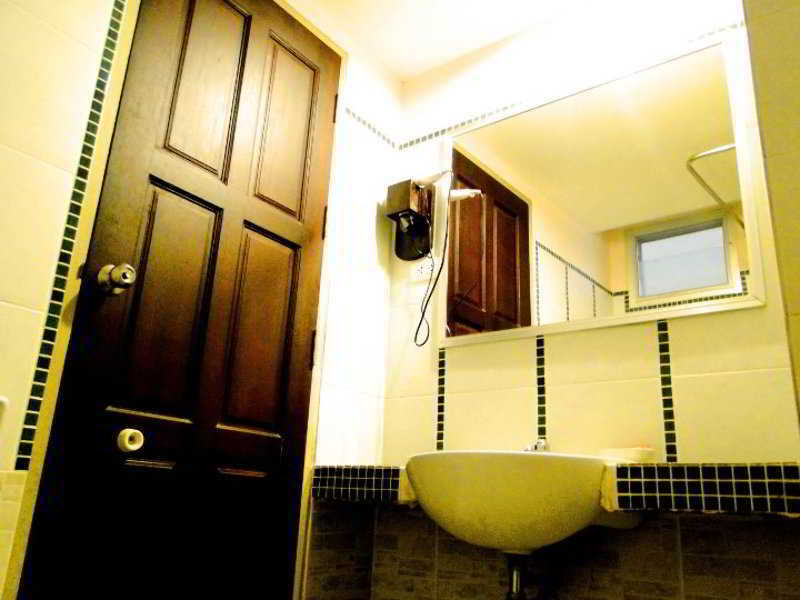 Thaphae Garden Guesthouse Чиангмай Екстериор снимка
